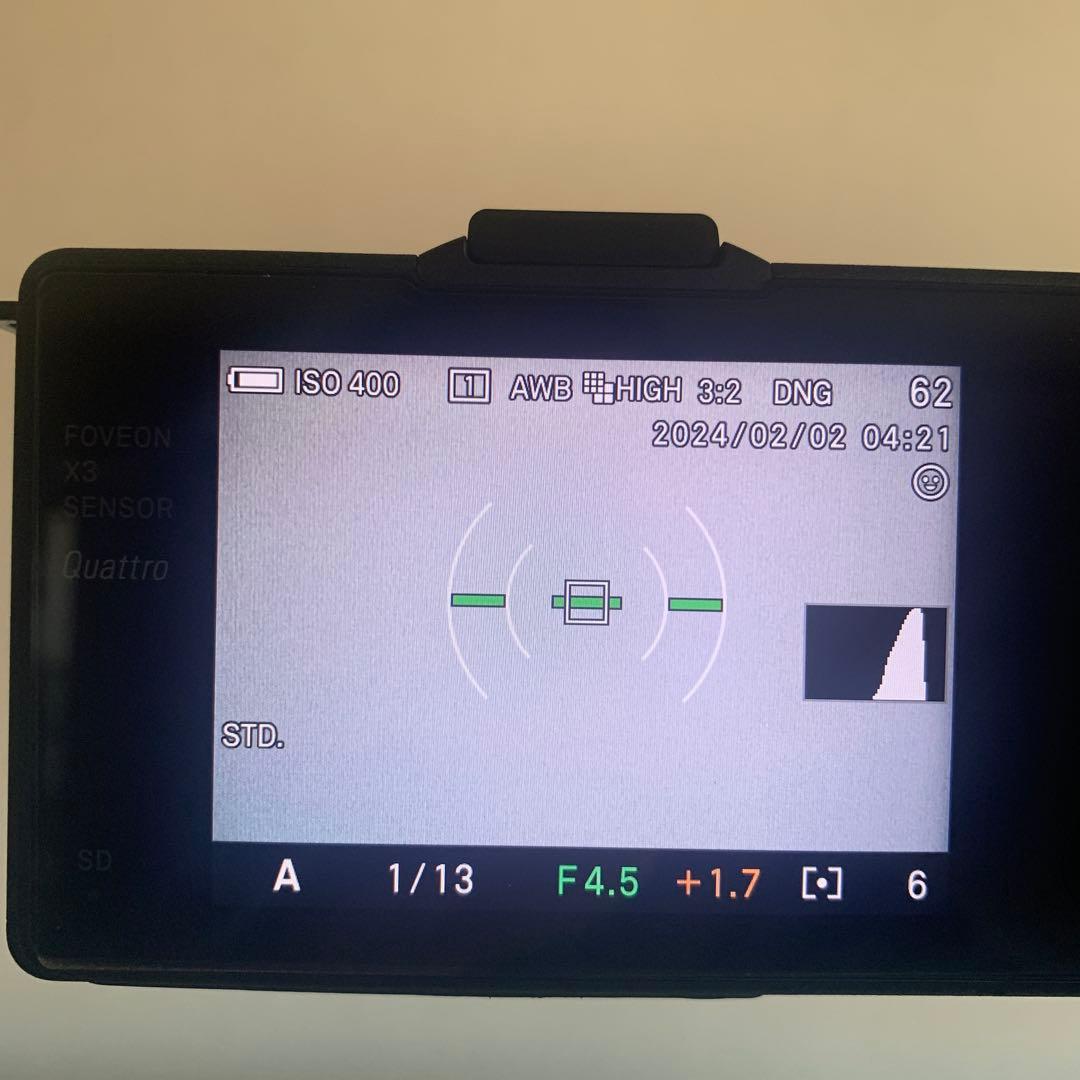 SIGMA dp2 Quattro（バッテリー2個・純正フード・純正ストロボ付）