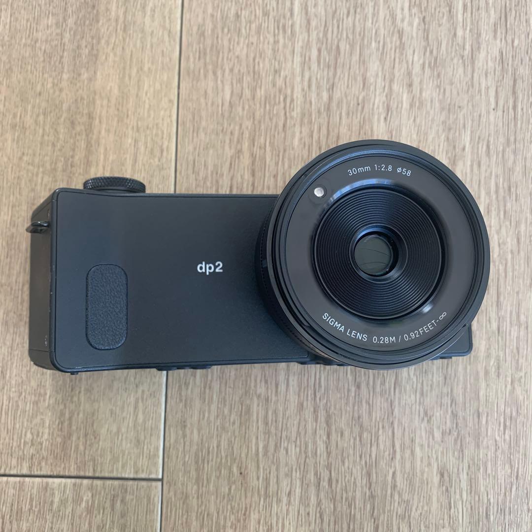 SIGMA dp2 Quattro（バッテリー2個・純正フード・純正ストロボ付）