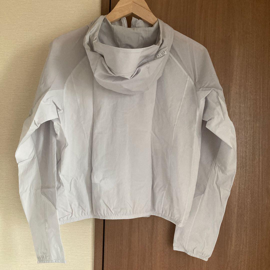 ARC'TERYX 軽量　フーディ