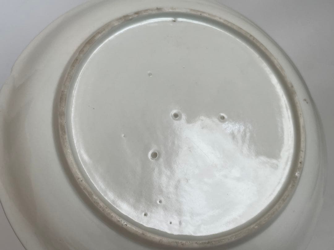 骨董　アンティーク　柿右衛門白磁　陽刻　印刻　柿右衛門　輪花皿　松竹梅　六寸皿