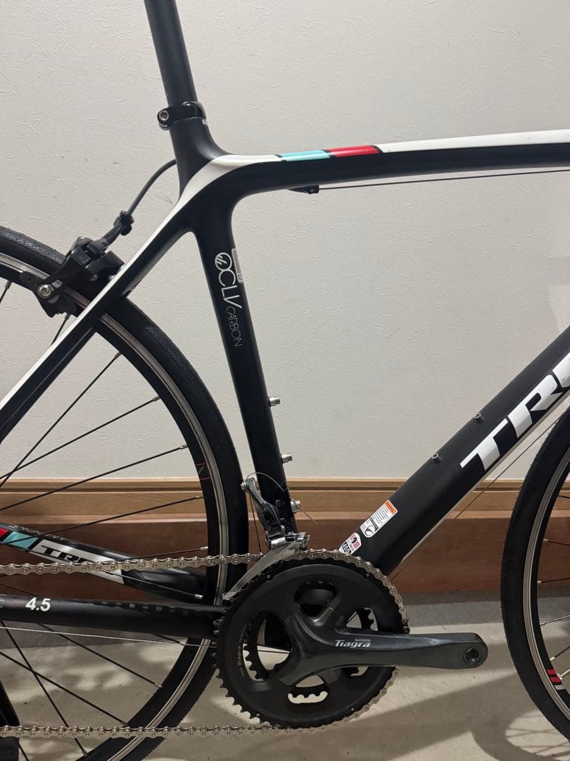 フルカーボンロードバイク　TREK MADONE 4.5