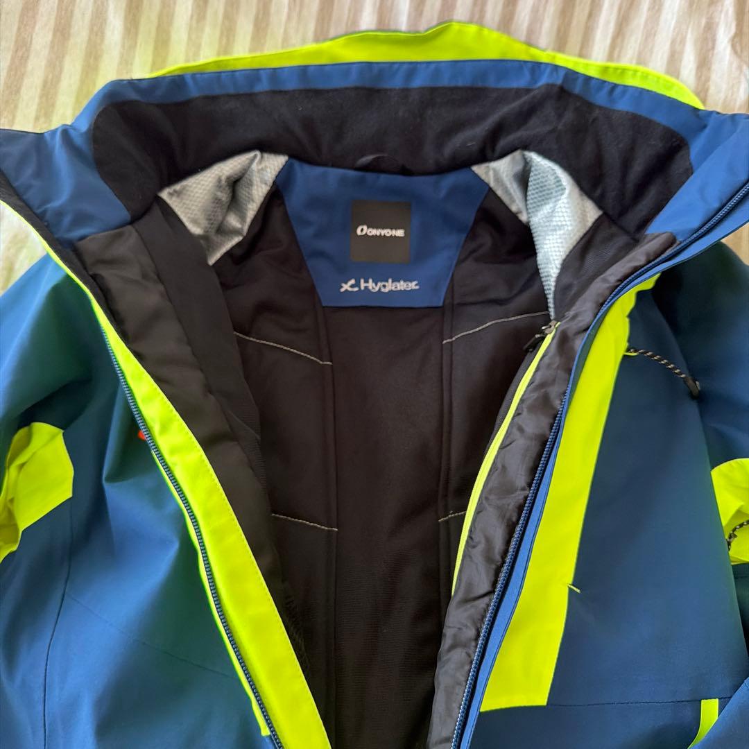 オンヨネスキーウェアデモチームジャケットＭサイズ1回使用美品
