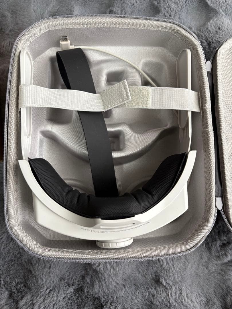  Quest 2 VRヘッドセット 美品　オキュラスクエスト