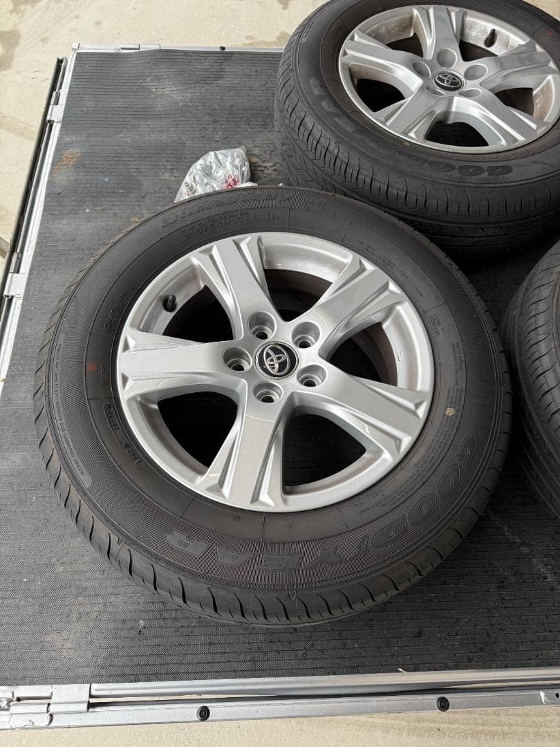 送料込み！アルファード30 純正 16インチ タイヤホイール セット ナット付き