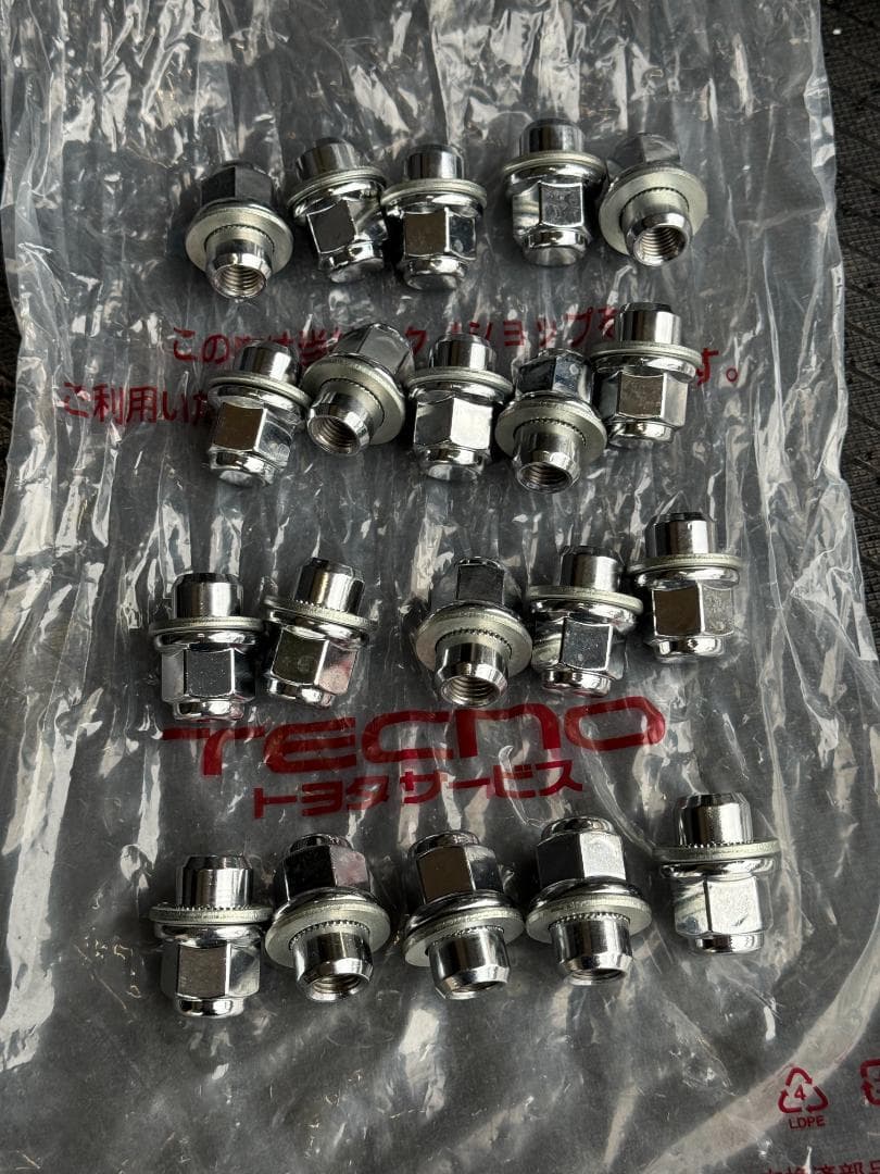 送料込み！アルファード30 純正 16インチ タイヤホイール セット ナット付き