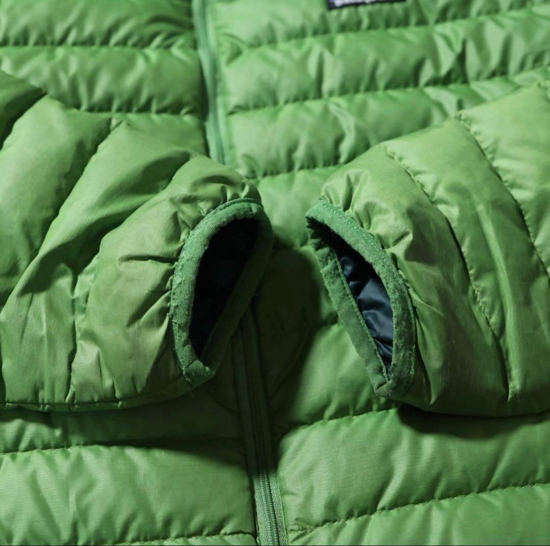 Patagonia 緑色ダウンジャケット