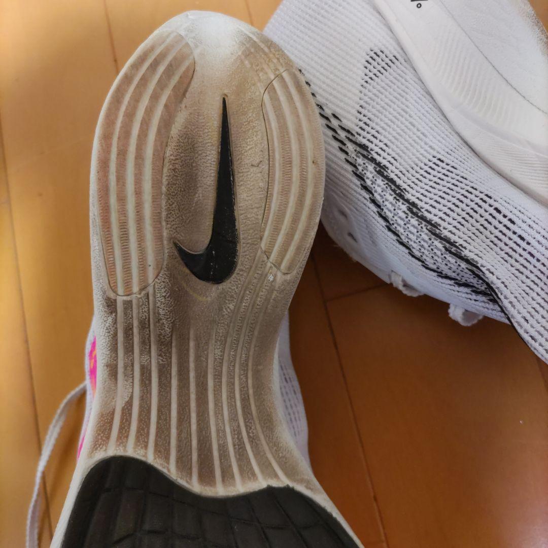 imuk☆ナイキ　ズームエックス ヴェイパーフライネクスト％　２５cm