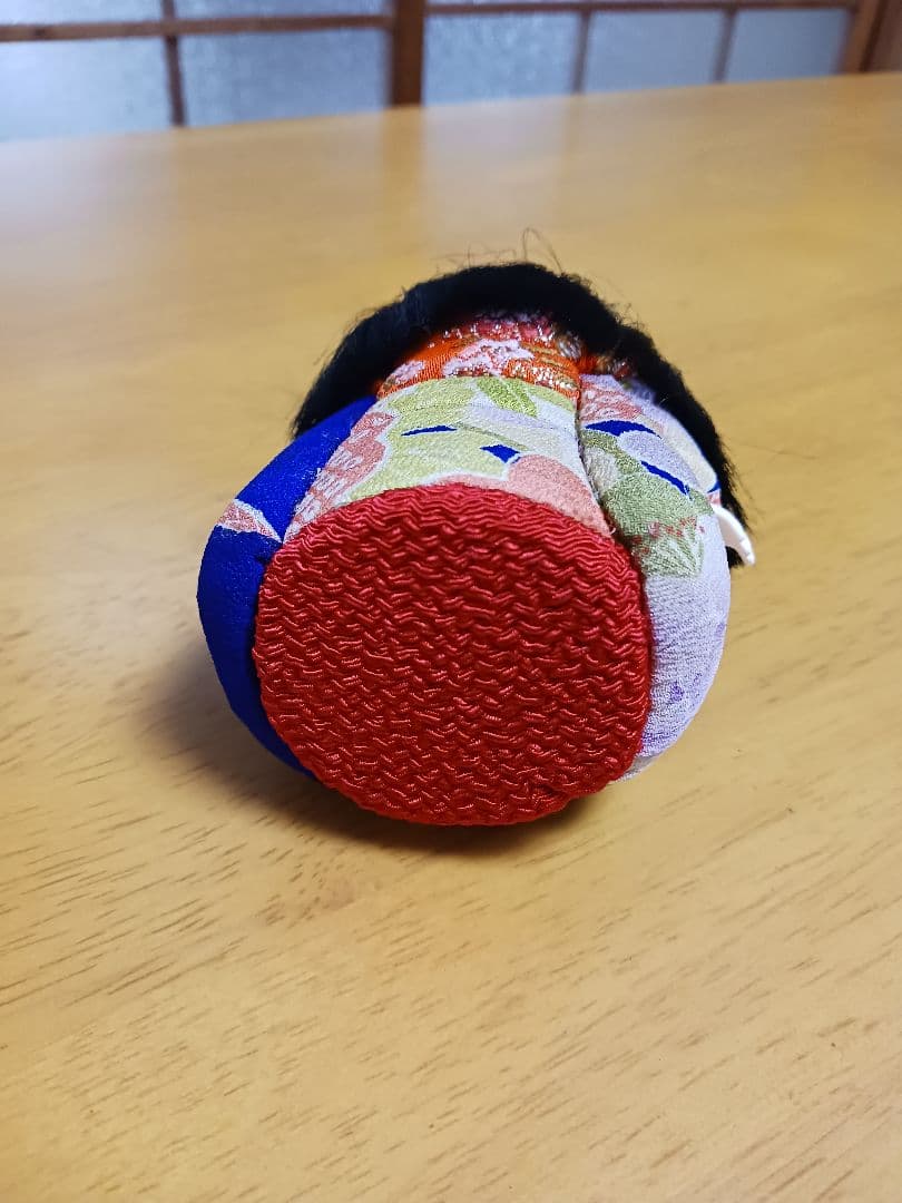 市松人形 青と赤の着物