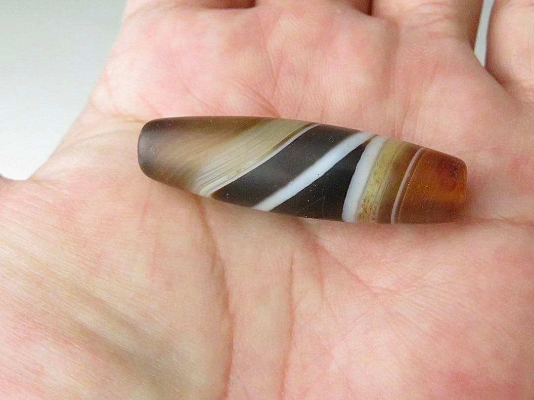 縞瑪瑙のビーズ