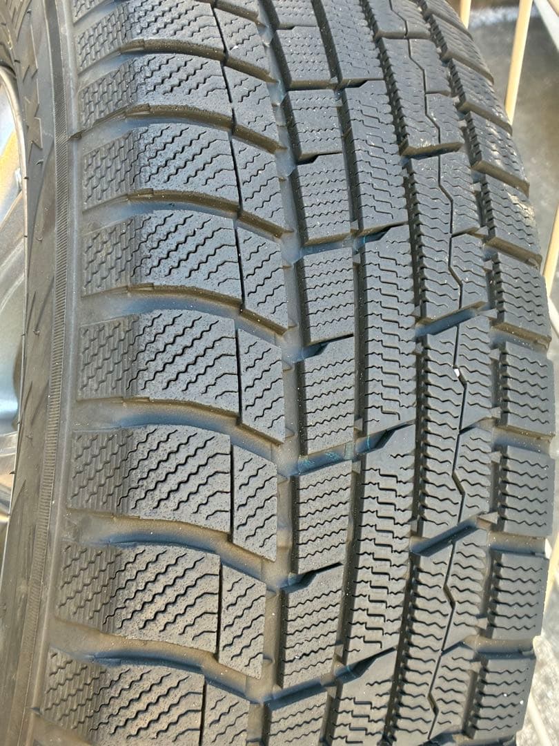 美品！送料込　スタッドレスタイヤ　ホイール付き　15インチ　2023年製　セレナ