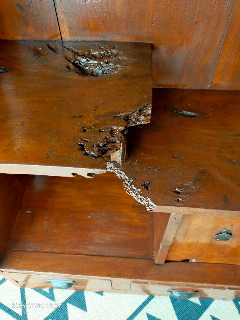 値下げしました! アンティーク家具 荒々しさが、魅力の 木製家具 引き出し付き