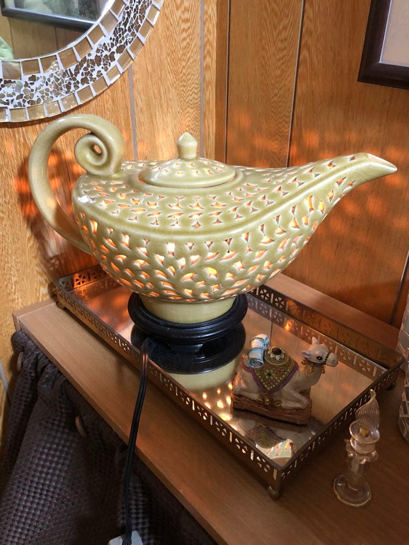 陶器製 魔法のランプ型 テーブルランプ 照明 ライト