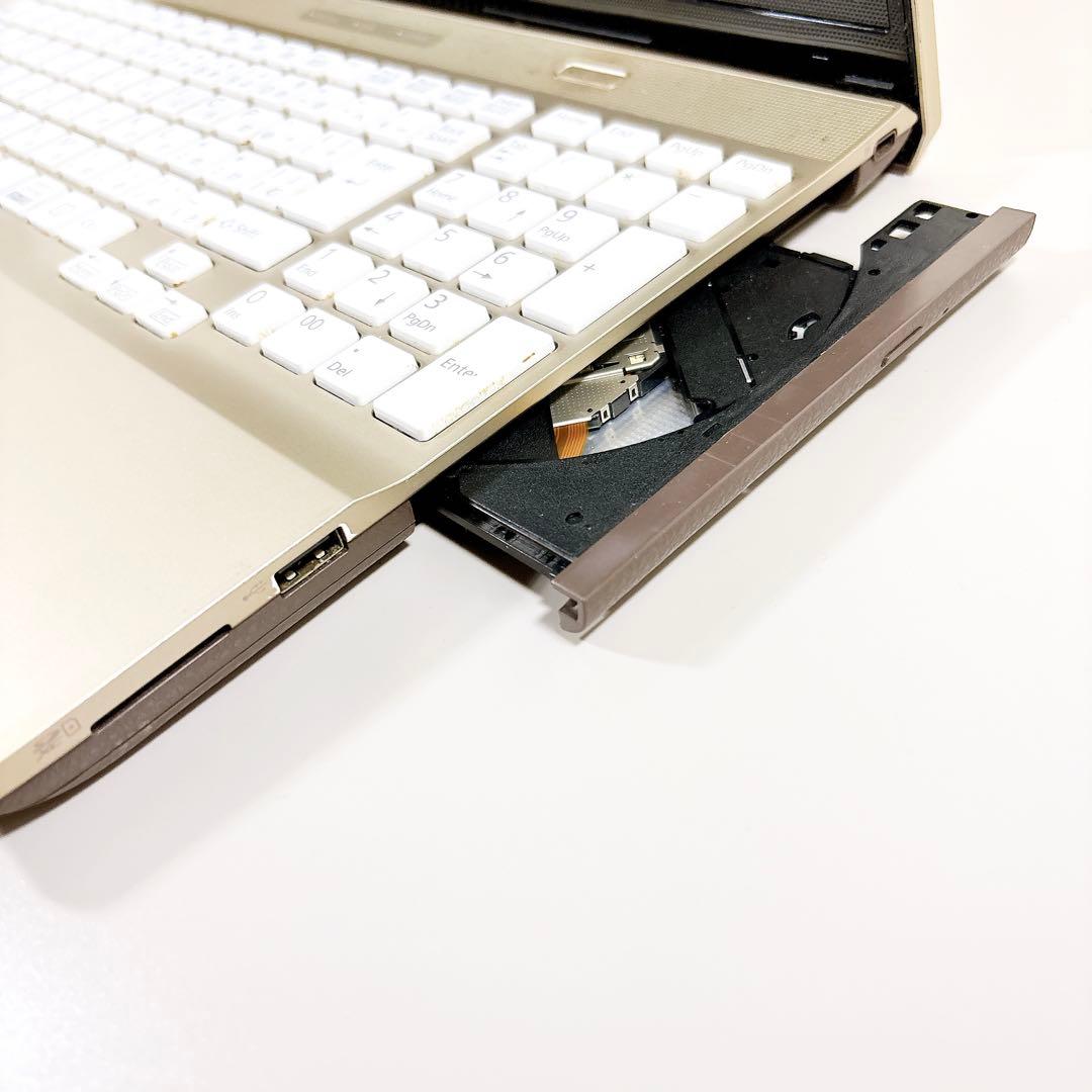 大容量でたっぷり保存！✨メモリ8GB カメラ フルHD ノートパソコン 富士通