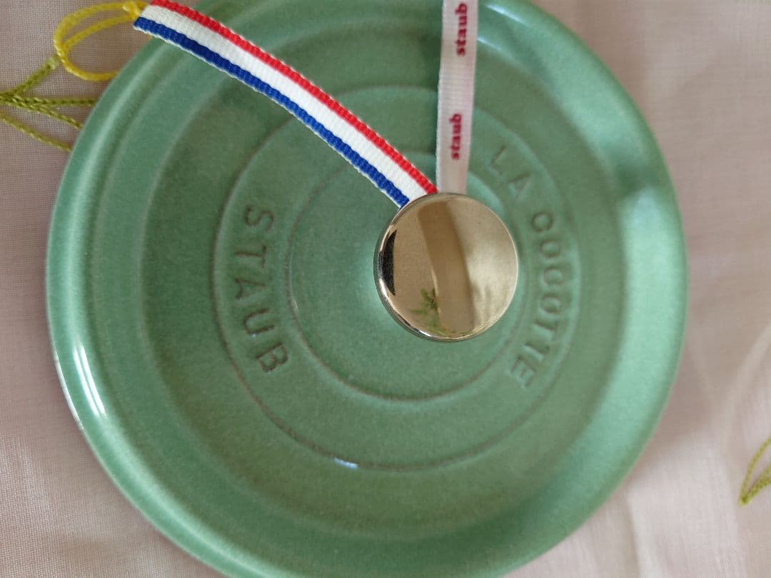 【美品】STAUB ココット ラウンドセージグリーン 20cm