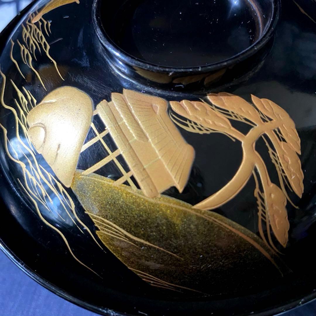 大正時代物・骨董　天然木製黒色漆器椀　金蒔絵・風景画に松葉　菓子椀・雑煮椀　三客