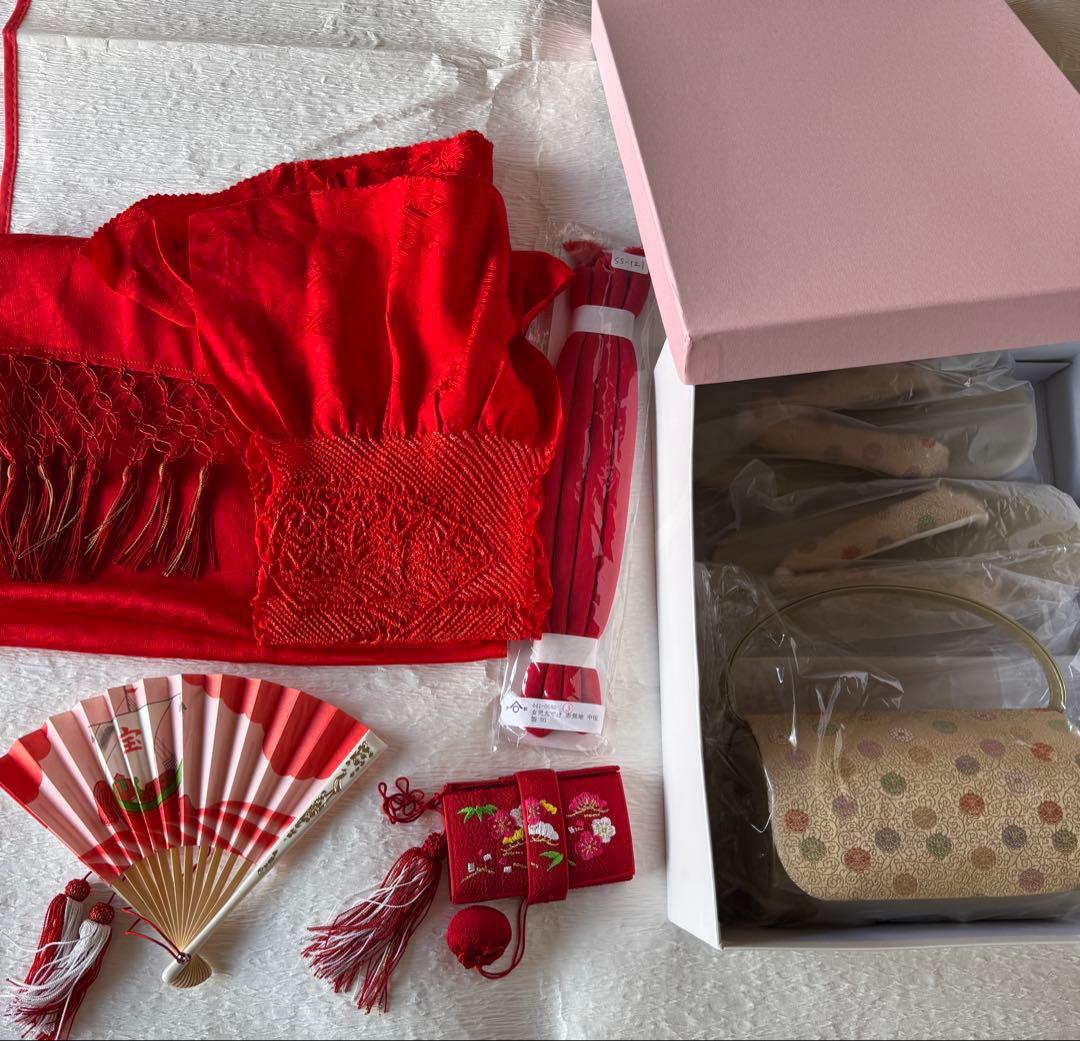 七五三に★逸品　正絹縮緬黒地に舞蝶、毱　7歳着物、袋帯のセット