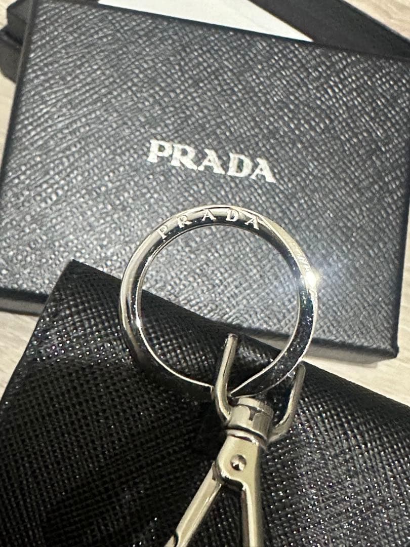 プラダ　AirPodsケース
