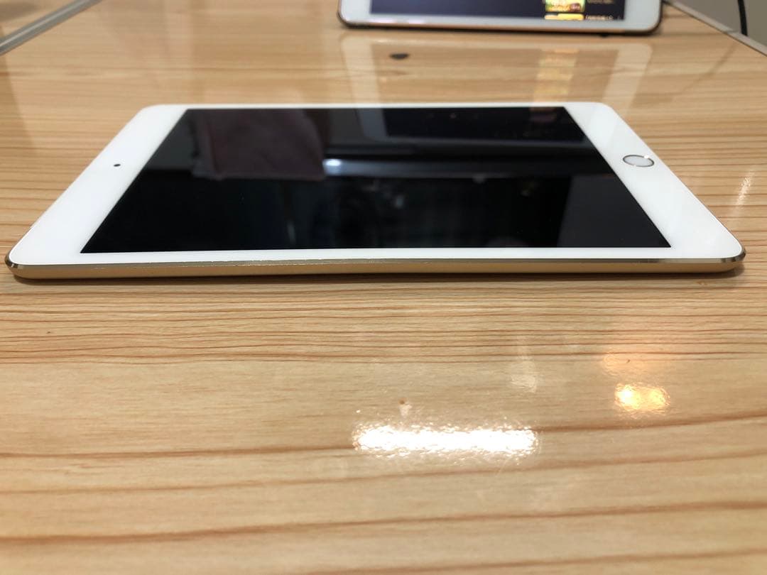 iPad本体 iPad mini4 Wi-Fi Cellular A1550 16GB