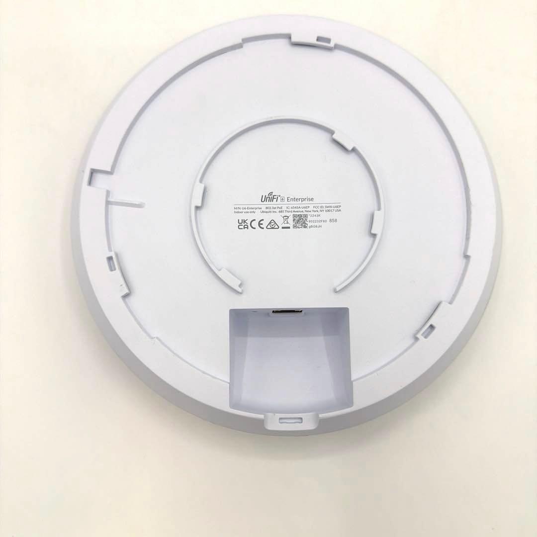 Ubiquiti UniFi U6 Enterprise アクセスポイント