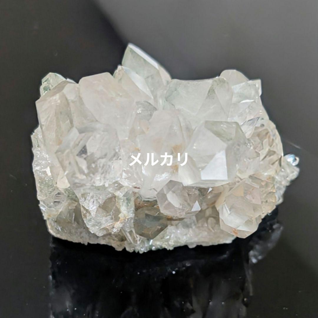 ￥25,000→21,250 　15% OFF　草入り水晶クラスター（ブラジル）