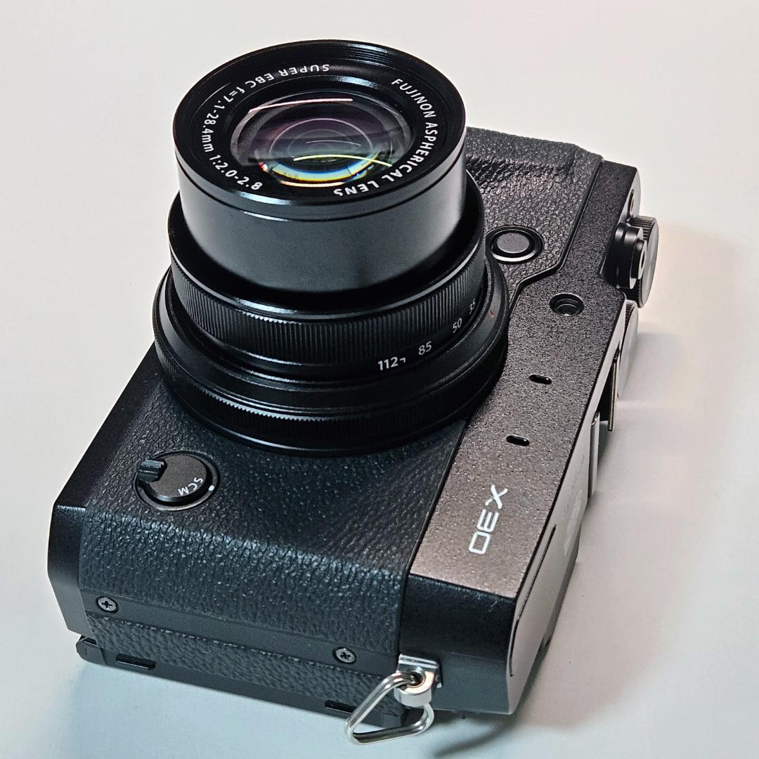 FUJIFILM X30 ブラック レンズフード付 コンデジ