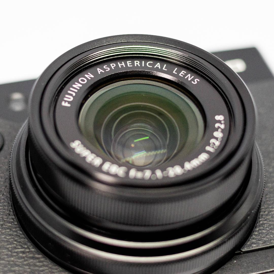 FUJIFILM X30 ブラック レンズフード付 コンデジ