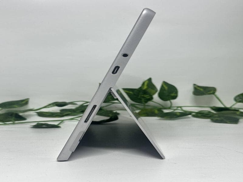 人気のSURFACE GO[Gold 4415Y]Win11