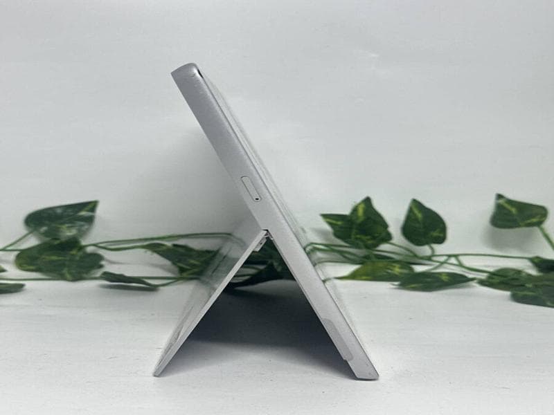 人気のSURFACE GO[Gold 4415Y]Win11