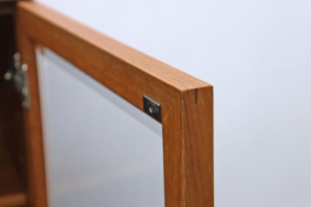 ヴィンテージ チーク材 キャビネット 食器棚 本棚 飾り棚 ラック 北欧デザイン