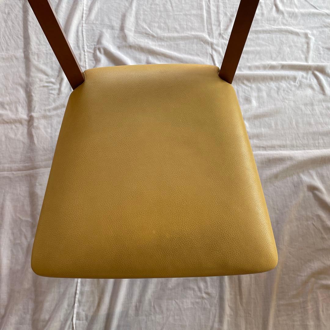 カリモク　ダイニングテーブル用の椅子（二脚）その一（送料込み）