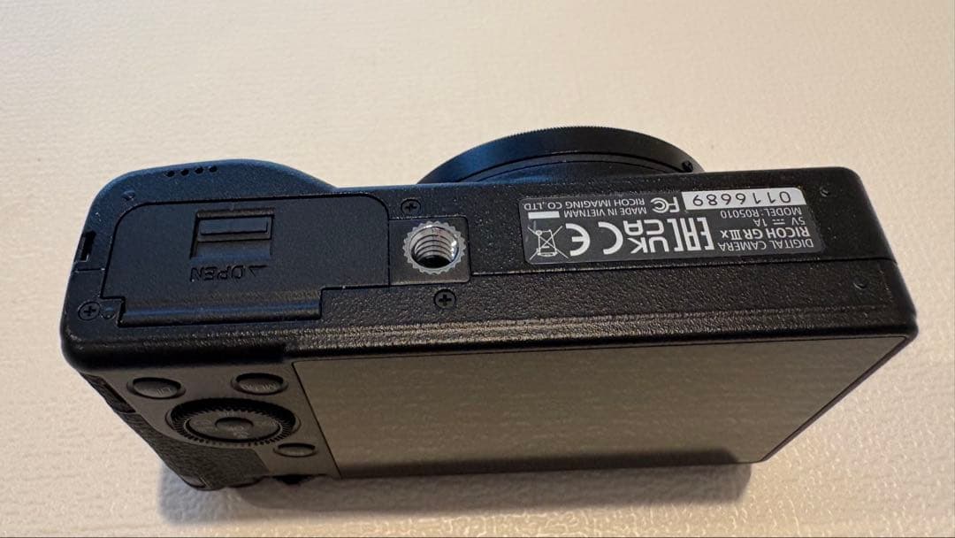 【使用回数3回のため美品】RICOH GR IIIxコンパクトデジタルカメラ