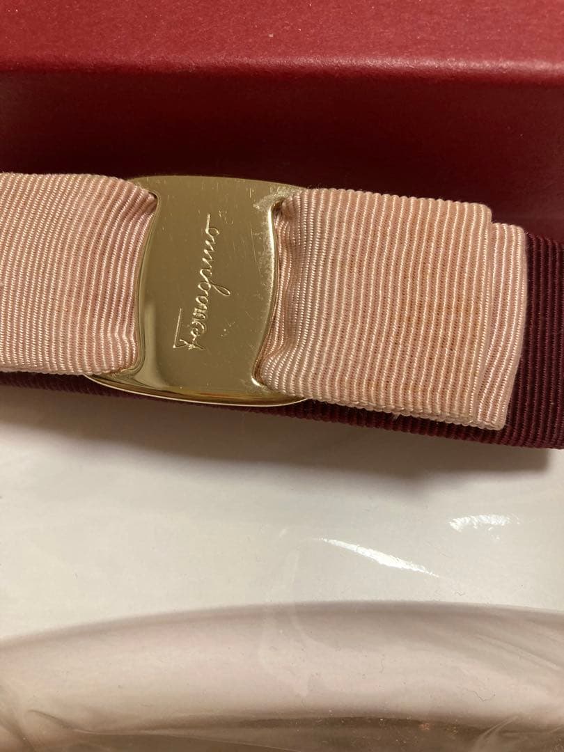 フェラガモ　リボンバレッタ　バイカラー　ヴァラ