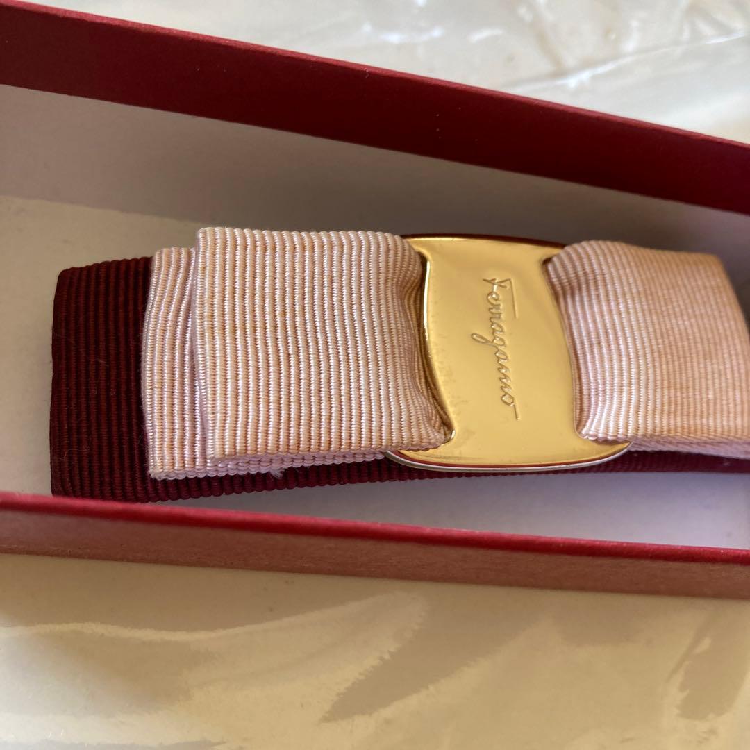 フェラガモ　リボンバレッタ　バイカラー　ヴァラ