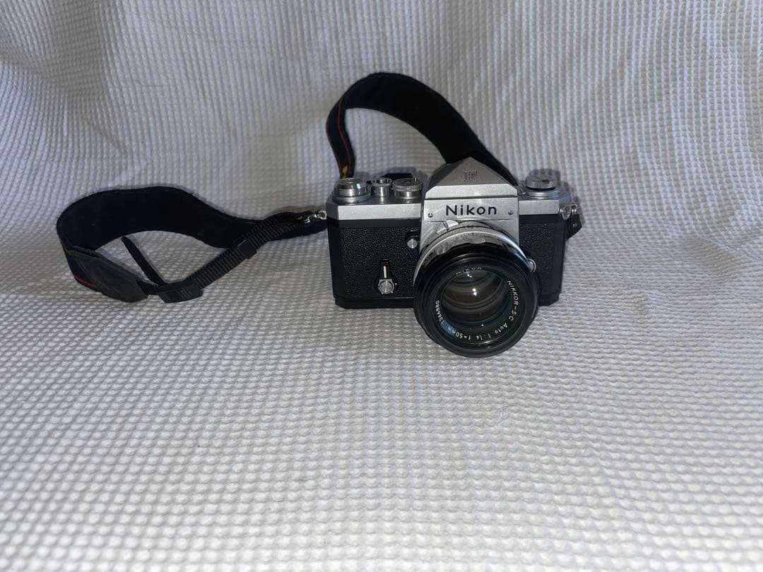 Nikon F 一眼レフカメラ 35mm フィルム