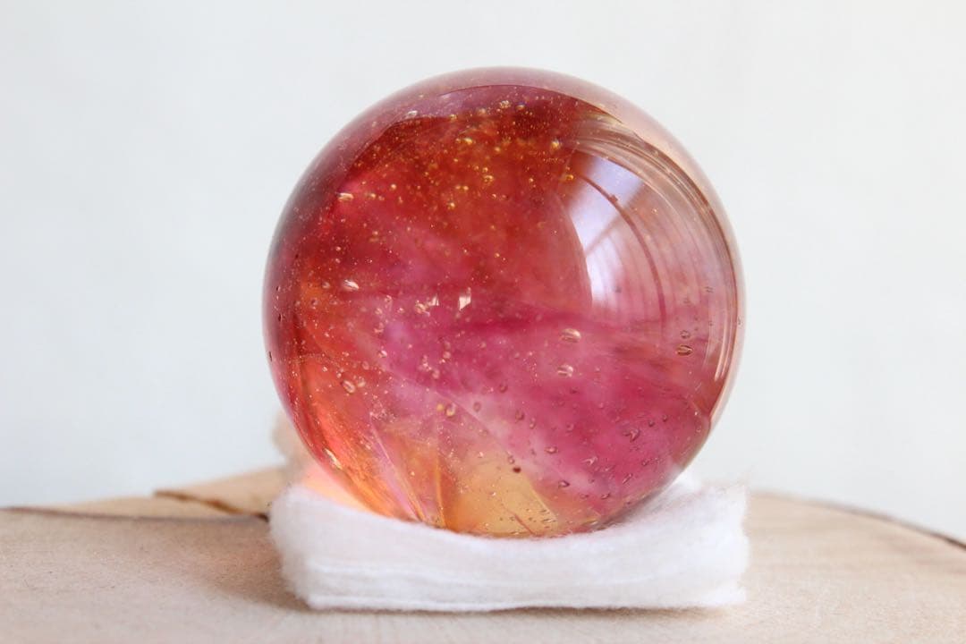 シエラネバダ産アンダラクリスタル　スフィア　マルチカラー（ピンク・イエロー系）