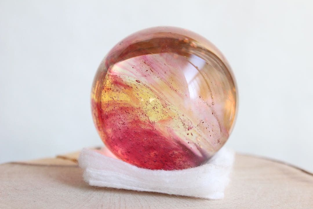 シエラネバダ産アンダラクリスタル　スフィア　マルチカラー（ピンク・イエロー系）