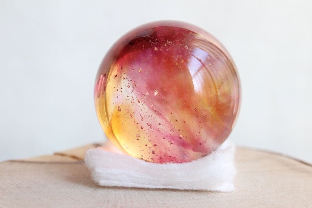 シエラネバダ産アンダラクリスタル　スフィア　マルチカラー（ピンク・イエロー系）