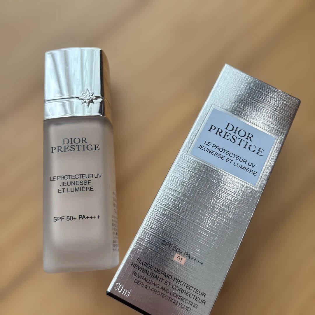 DIOR プレステージ　UVルミエール　BB 01