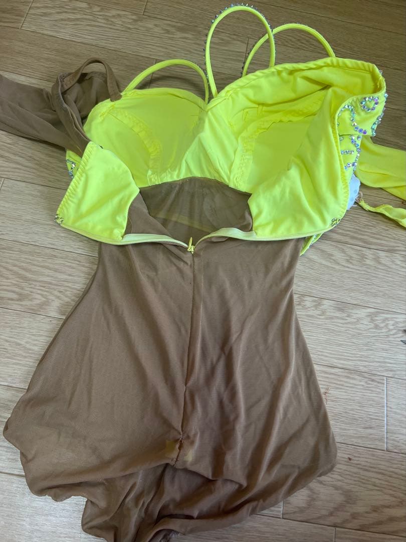 未使用に近い黄色ラテンドレス　サイズS~M ストレッチあり