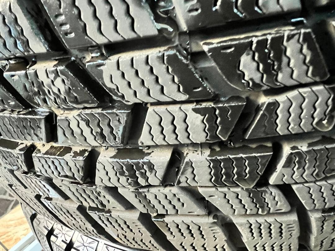 マナレイスポーツ 215/60R17 スタッドレス4本セット