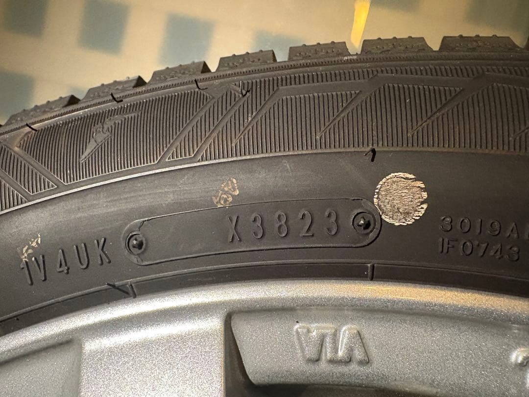 ICE NAVI 8 スタッドレス4本195/60R17 ライズ等に！