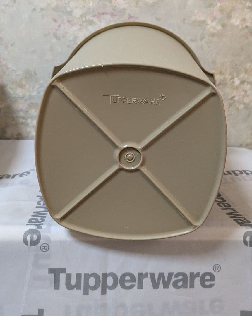 未使用★タッパーウェア★マキシクィーンデコレーター