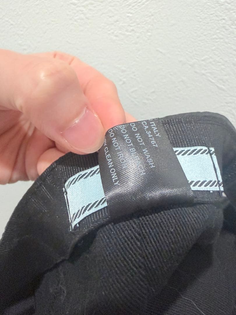 PRADA ブラック キャップ