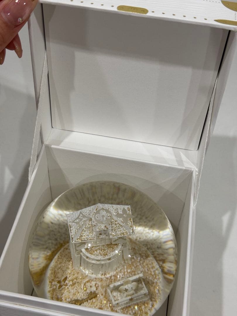 kKk Louis Vuitton スノードーム ホワイト 非売品