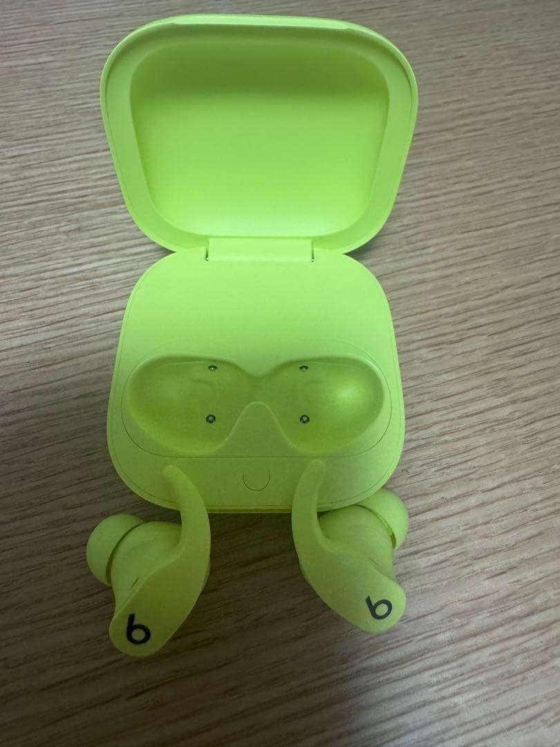 Yuta ワイヤレスイヤホンイエロー交換用イヤーチップ付き