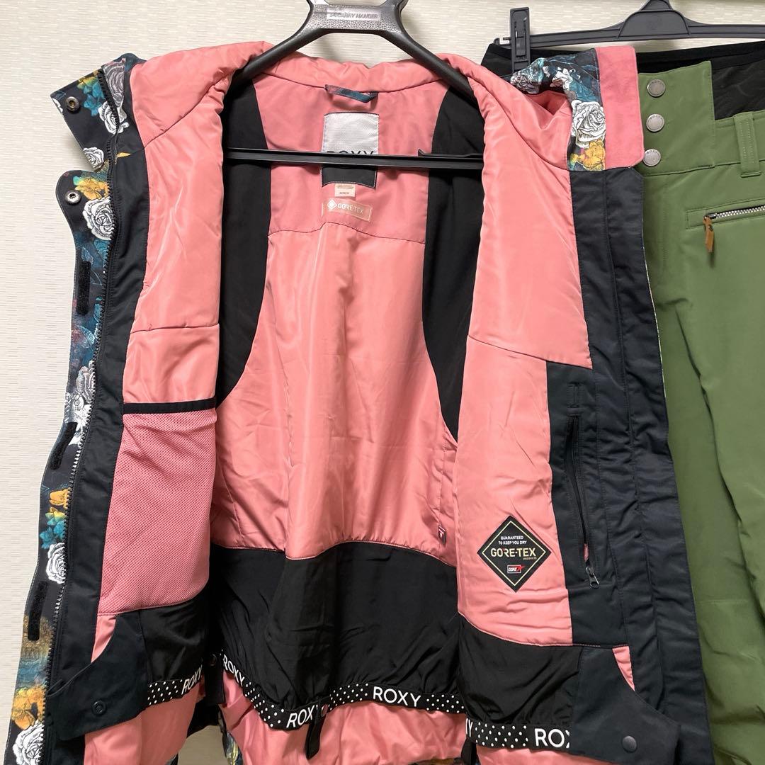 新品未使用✨極美品 ROXY スノーボードジャケット花柄 薔薇 ジャケットのみ