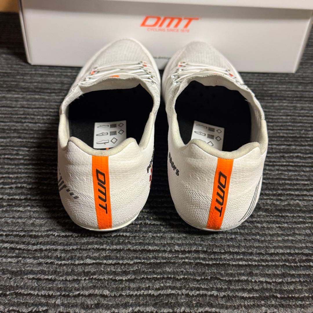 DMT (ディーエムティー） POGIS ホワイト 41サイズ(26.1)