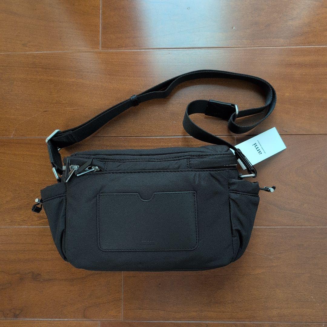 ami ブラック ショルダーバッグ U