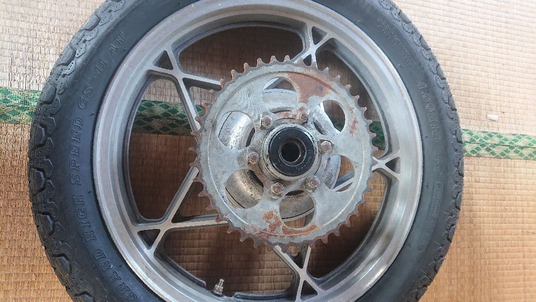GS750　リアホイール　GS400　ザリ　ゴキ　バブ　等のリアディスク化に