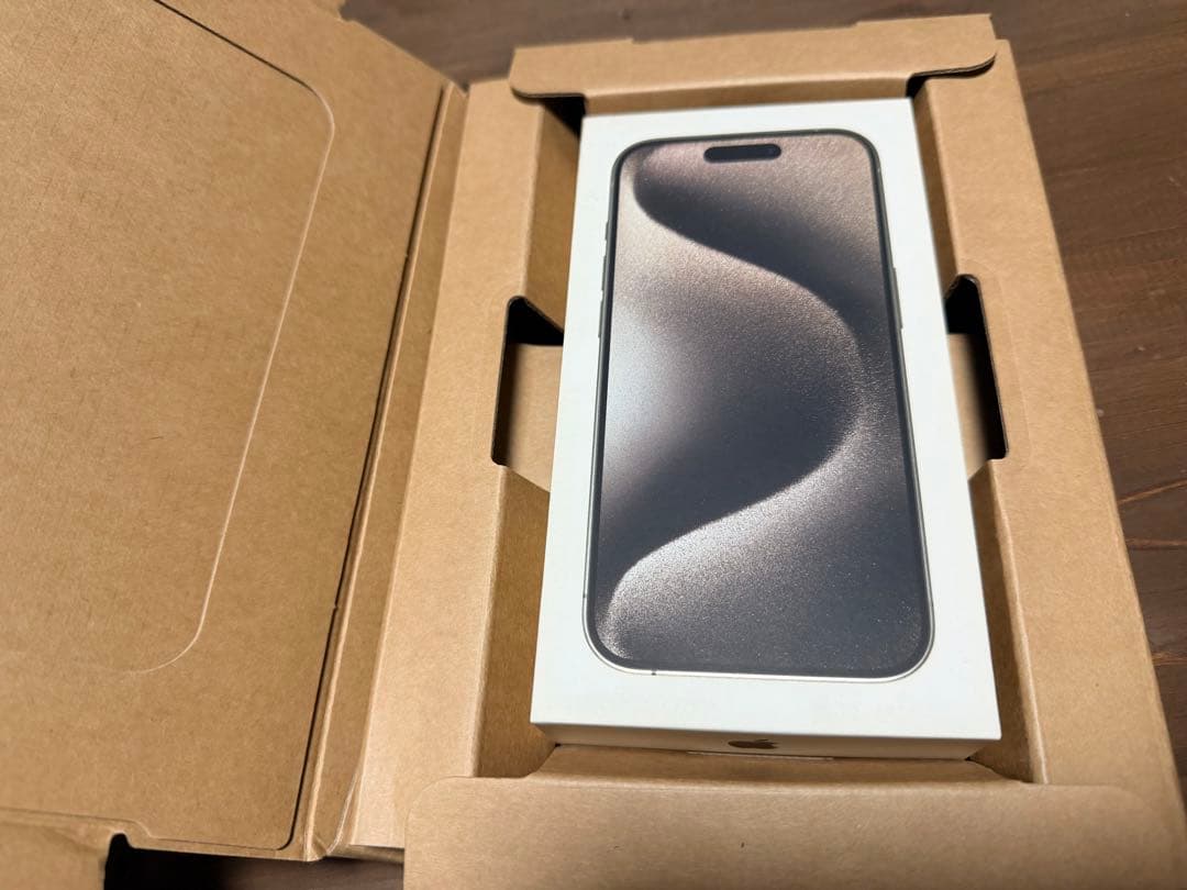 Apple iPhone 15 Pro シルバー 256GB 本体　美品